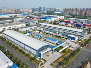 Exterior view of the Warner Commerce Center in Gilbert, AZ.