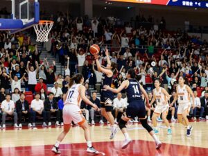 Arizona Wildcats playing against West Virginia Mountaineers in basketball